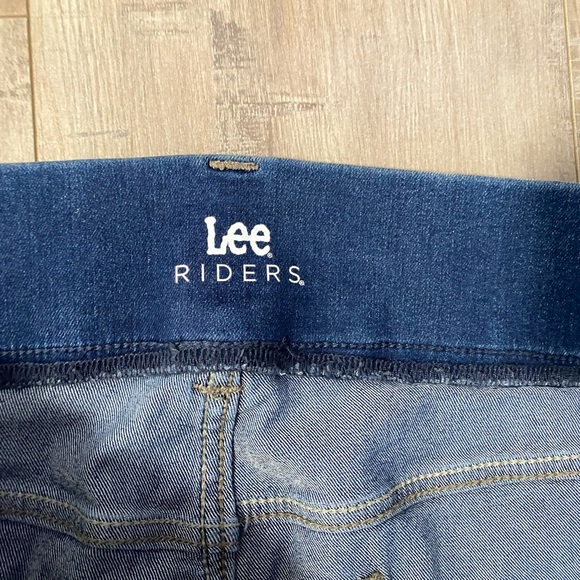 Lee Riders Jeans. - Picture 4 of 5